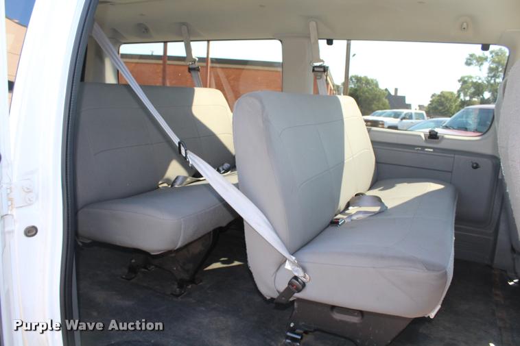 image for item K1939 2007 Ford E150 van