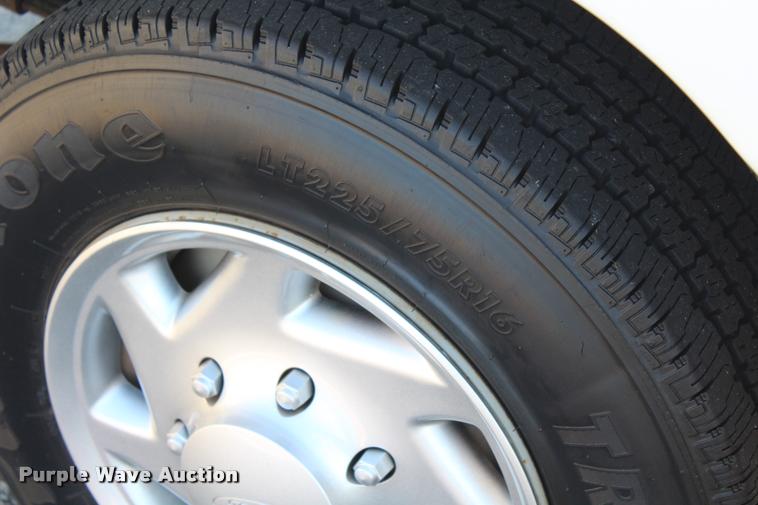 image for item K1939 2007 Ford E150 van