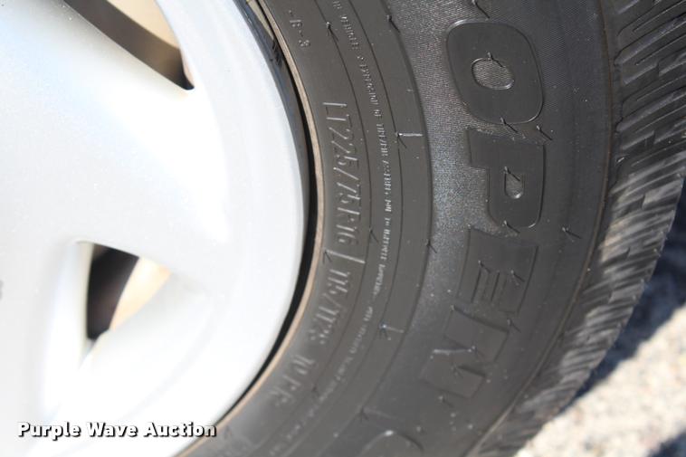 image for item K1939 2007 Ford E150 van