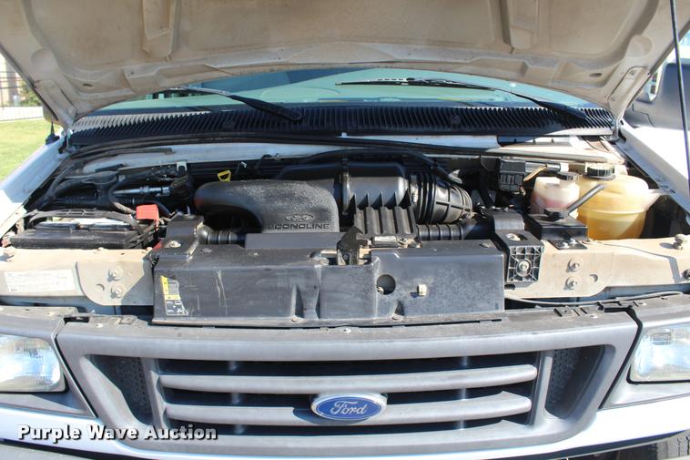 image for item K1939 2007 Ford E150 van