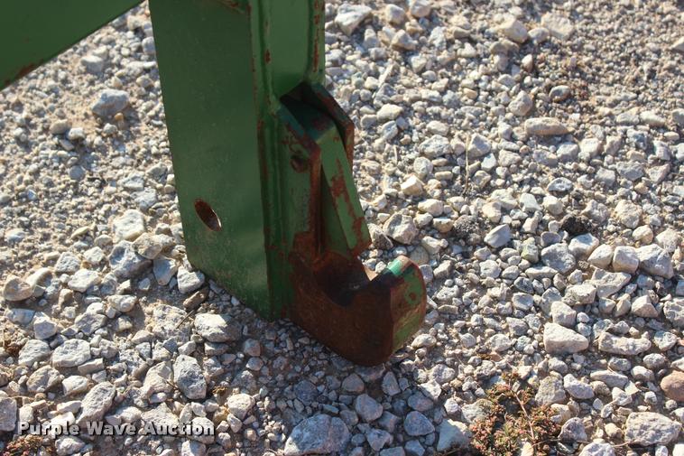 image for item L4811 John Deere quick attach