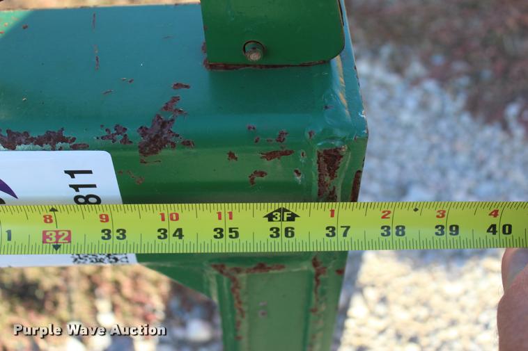 image for item L4811 John Deere quick attach