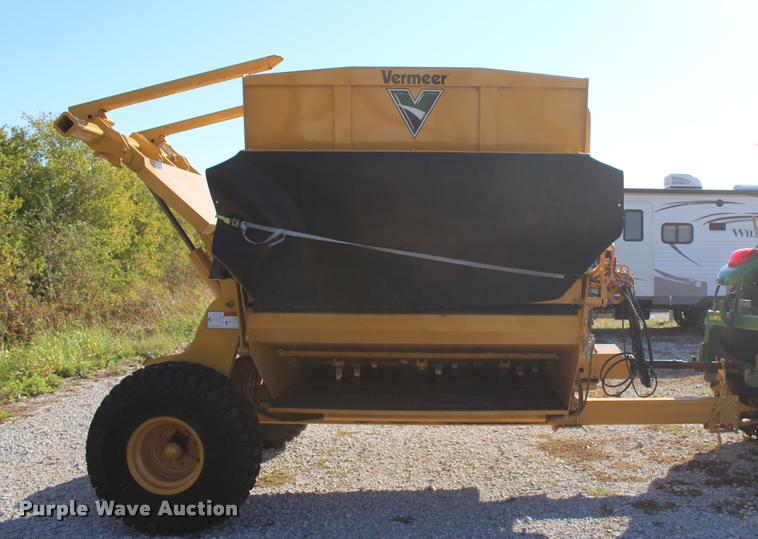 image for item L4821 2014 Vermeer BPX9000 bale processor