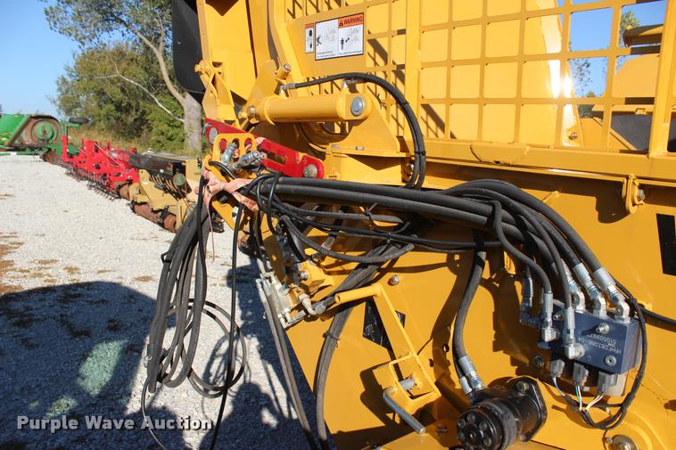 image for item L4821 2014 Vermeer BPX9000 bale processor