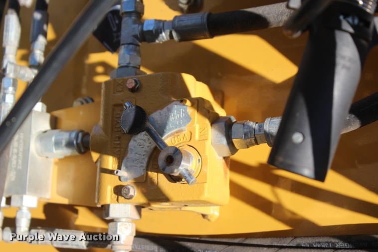 image for item L4821 2014 Vermeer BPX9000 bale processor