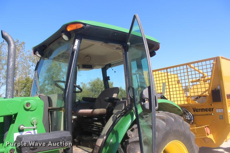 image for item L4822 2013 John Deere 5101E MFWD tractor