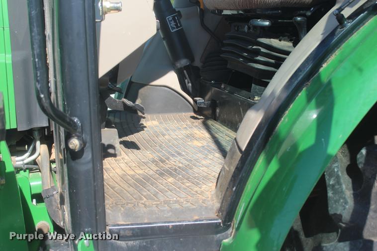 image for item L4822 2013 John Deere 5101E MFWD tractor