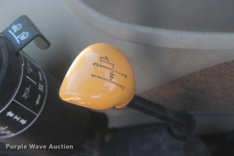 image for item L4822 2013 John Deere 5101E MFWD tractor