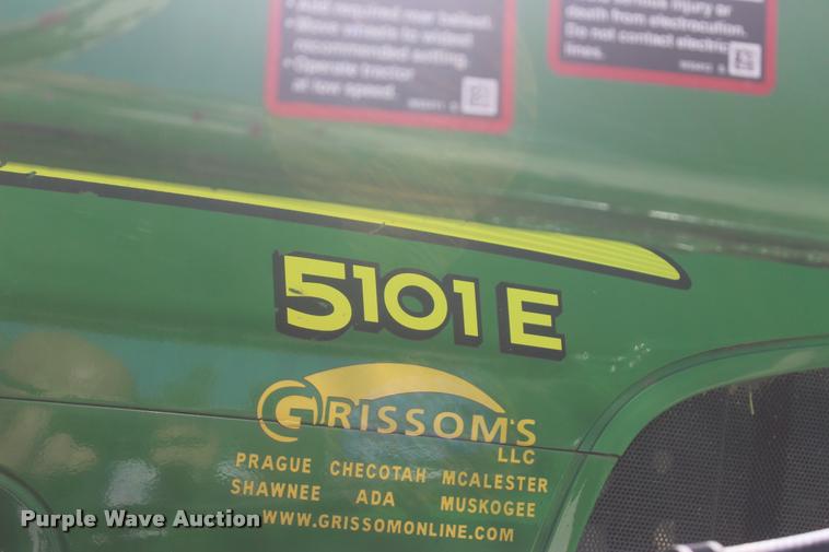image for item L4822 2013 John Deere 5101E MFWD tractor