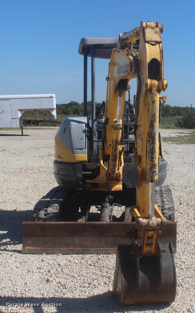 image for item L4823 2006 New Holland E355R compact excavator