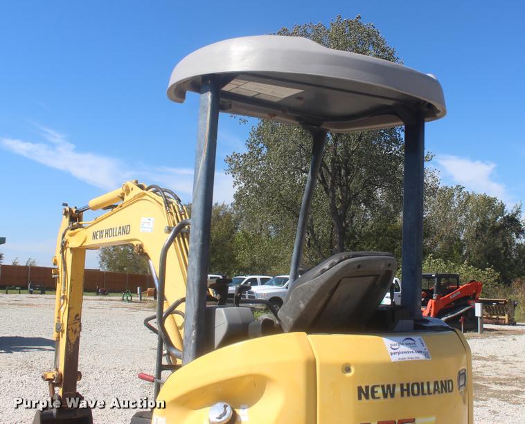 image for item L4823 2006 New Holland E355R compact excavator