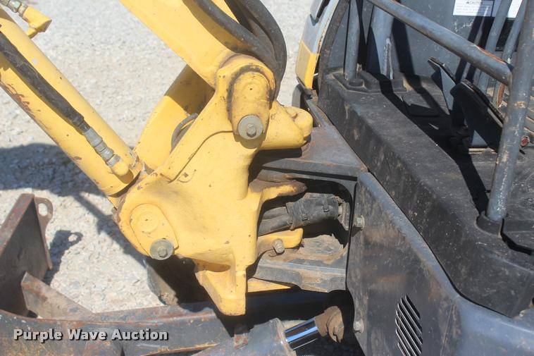 image for item L4823 2006 New Holland E355R compact excavator