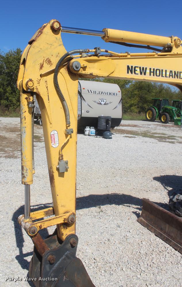 image for item L4823 2006 New Holland E355R compact excavator