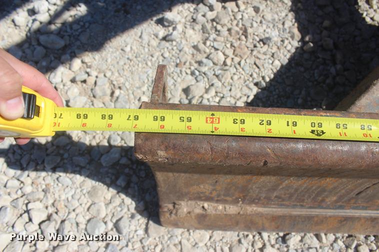 image for item L4823 2006 New Holland E355R compact excavator