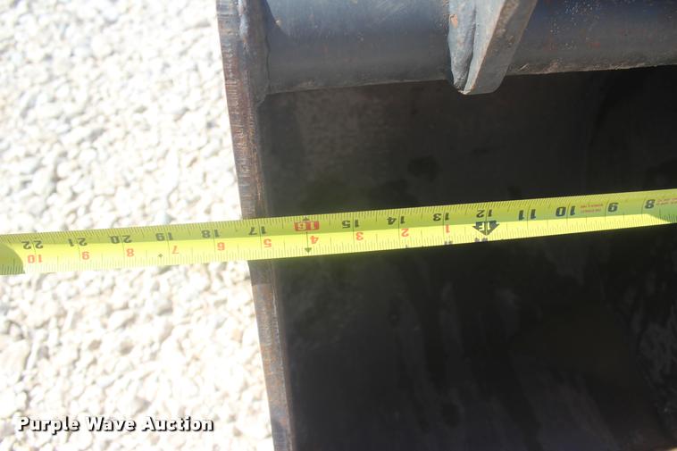 image for item L4823 2006 New Holland E355R compact excavator