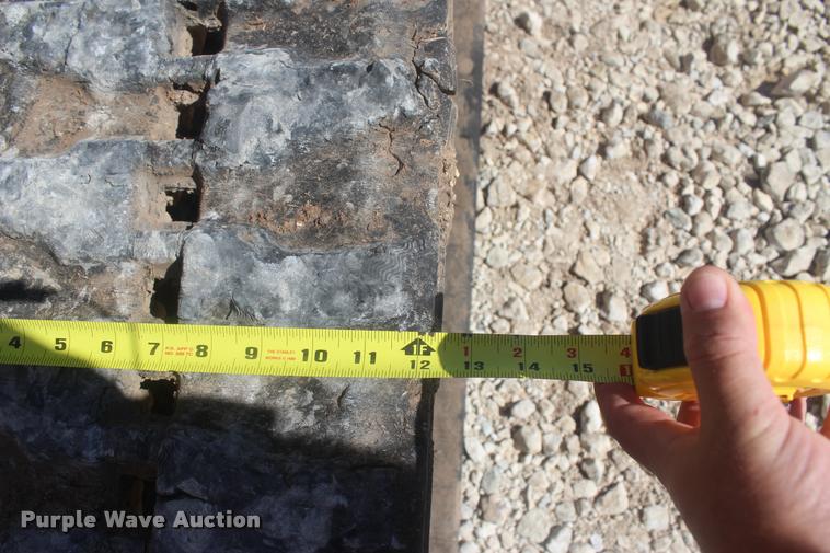 image for item L4823 2006 New Holland E355R compact excavator