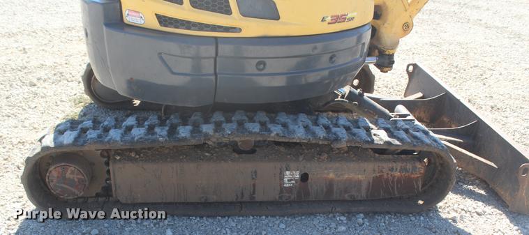 image for item L4823 2006 New Holland E355R compact excavator