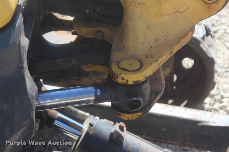 image for item L4823 2006 New Holland E355R compact excavator