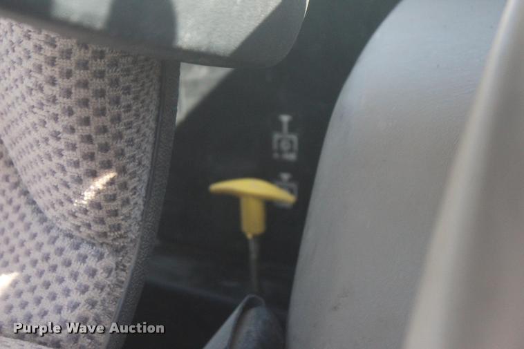 image for item L4824 2013 John Deere 5085E MFWD tractor