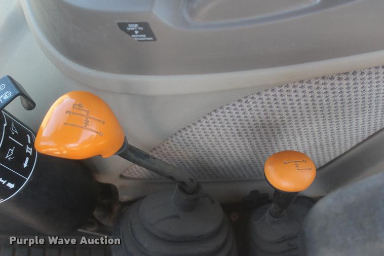 image for item L4824 2013 John Deere 5085E MFWD tractor