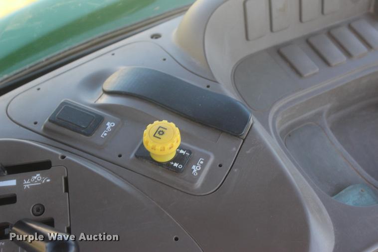 image for item L4824 2013 John Deere 5085E MFWD tractor