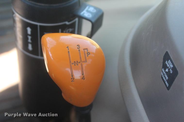 image for item L4824 2013 John Deere 5085E MFWD tractor