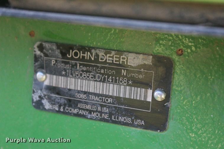 image for item L4824 2013 John Deere 5085E MFWD tractor
