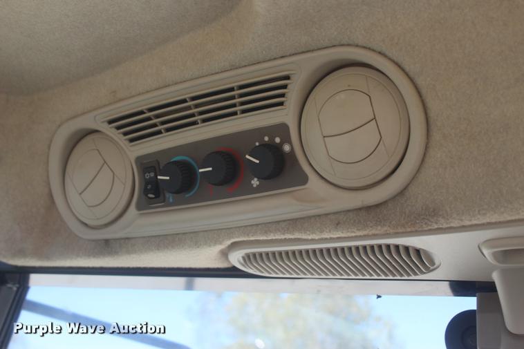 image for item L4825 2013 John Deere 6115D MFWD tractor