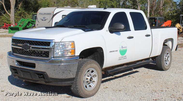 image for item L4827 2012 Chevrolet Silverado 2500HD Crew Cab pickup truck