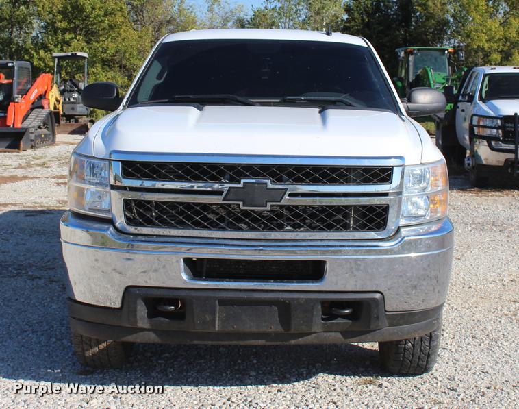 image for item L4827 2012 Chevrolet Silverado 2500HD Crew Cab pickup truck