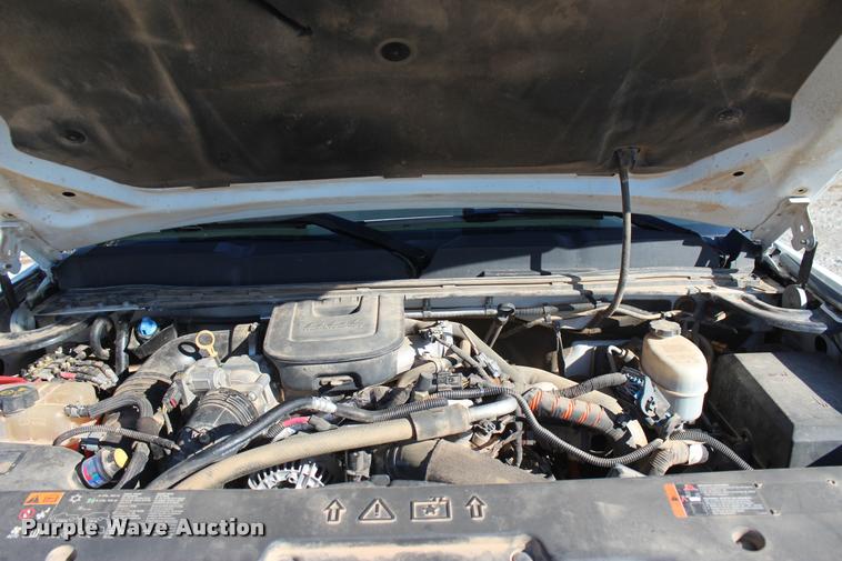 image for item L4827 2012 Chevrolet Silverado 2500HD Crew Cab pickup truck