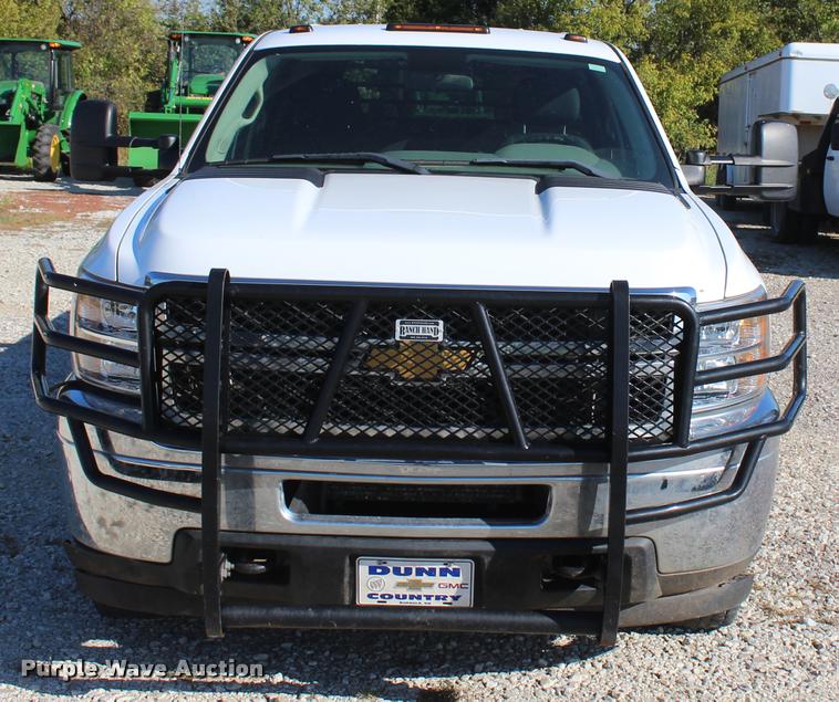 image for item L4828 2012 Chevrolet Silverado 3500HD Crew Cab flatbed pickup truck