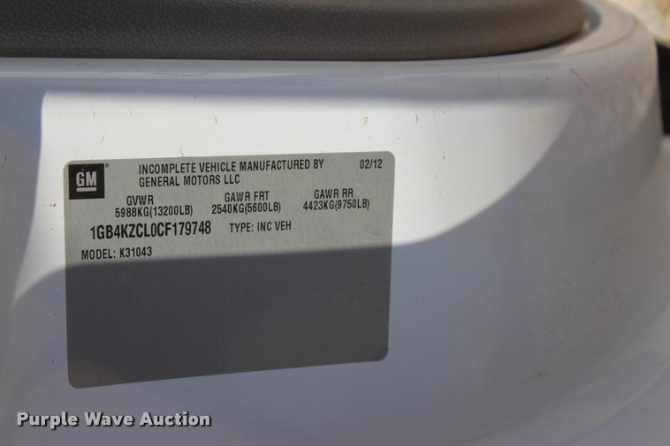 image for item L4828 2012 Chevrolet Silverado 3500HD Crew Cab flatbed pickup truck