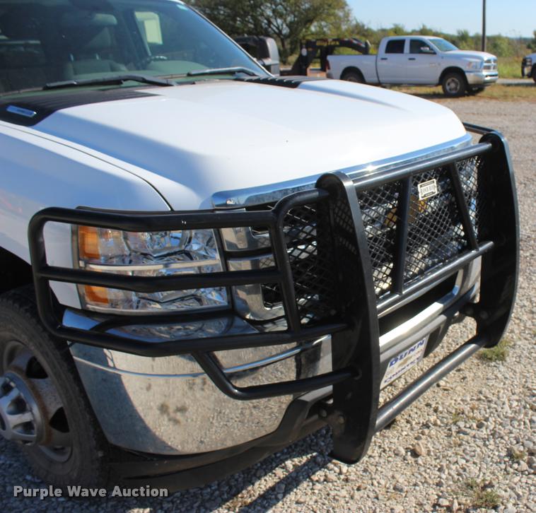 image for item L4828 2012 Chevrolet Silverado 3500HD Crew Cab flatbed pickup truck