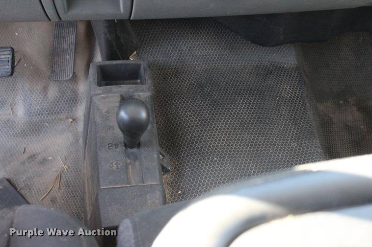 image for item L4829 2011 Chevrolet Silverado 3500HD Crew Cab flatbed pickup truck