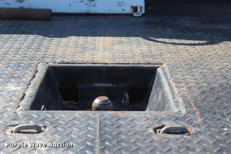 image for item L4829 2011 Chevrolet Silverado 3500HD Crew Cab flatbed pickup truck