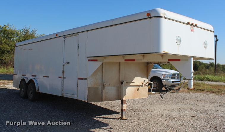 image for item L4830 2007 WW enclosed cargo trailer