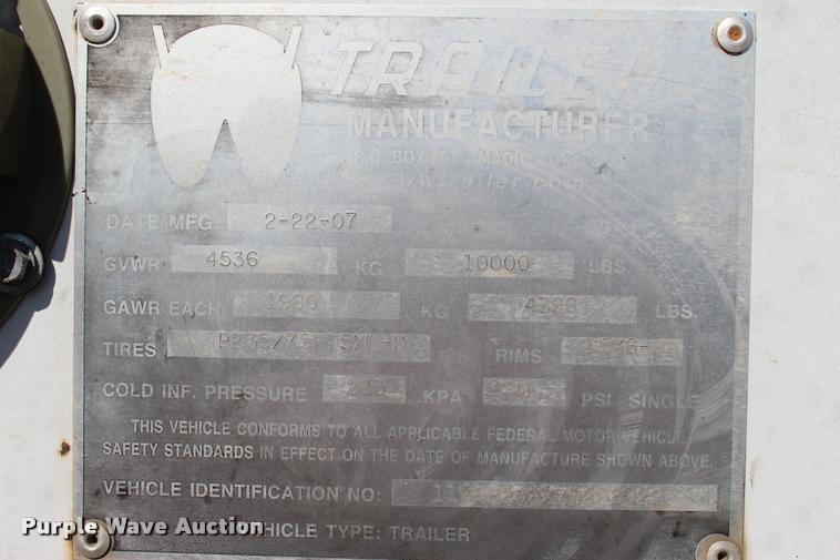 image for item L4830 2007 WW enclosed cargo trailer