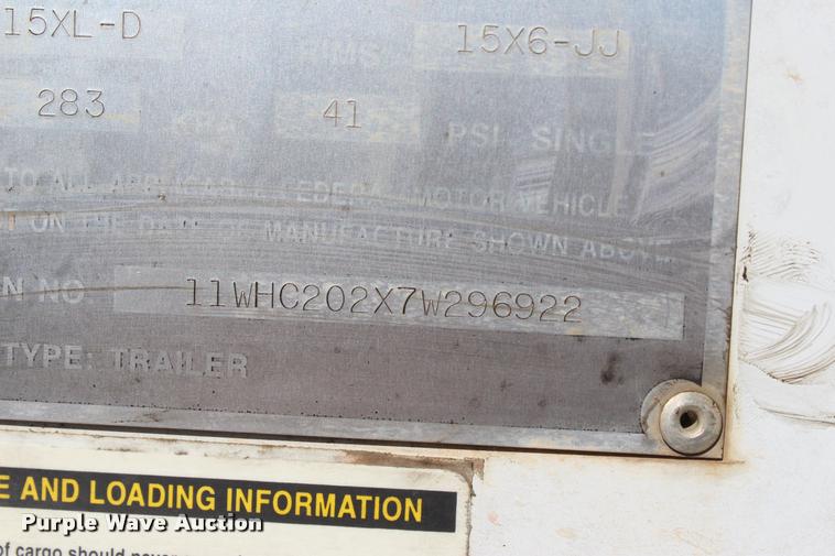 image for item L4830 2007 WW enclosed cargo trailer