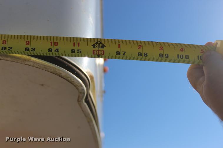 image for item L4830 2007 WW enclosed cargo trailer