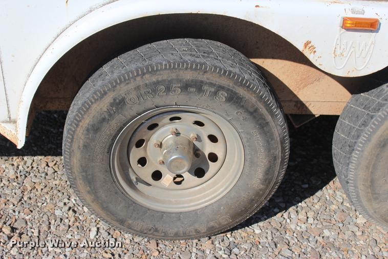 image for item L4830 2007 WW enclosed cargo trailer