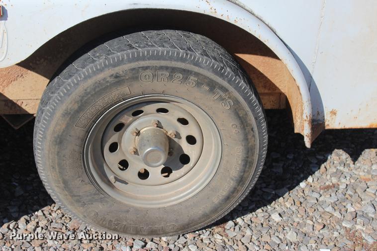 image for item L4830 2007 WW enclosed cargo trailer