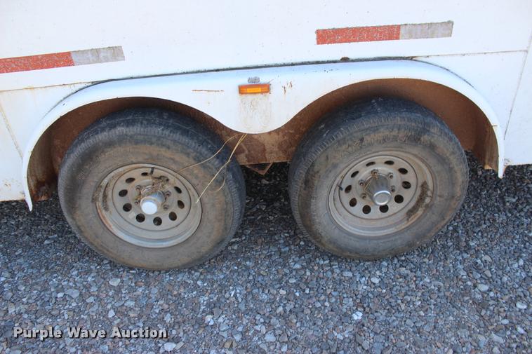 image for item L4830 2007 WW enclosed cargo trailer