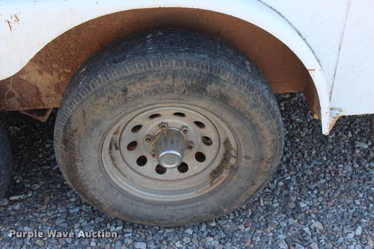 image for item L4830 2007 WW enclosed cargo trailer