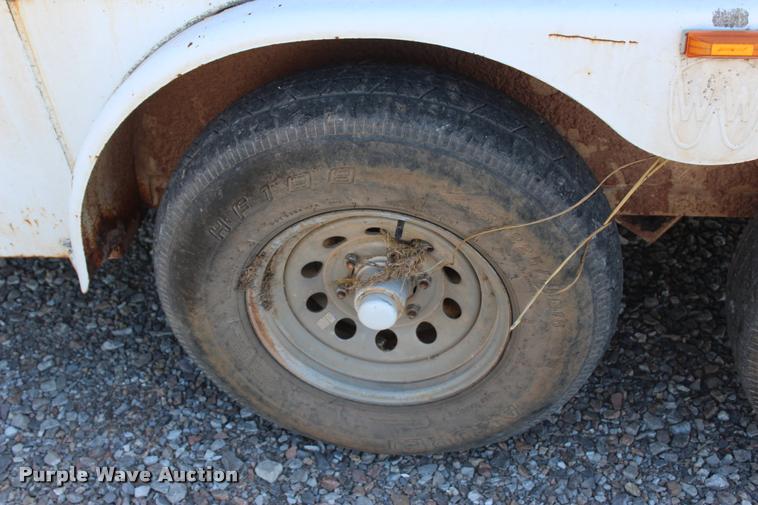 image for item L4830 2007 WW enclosed cargo trailer