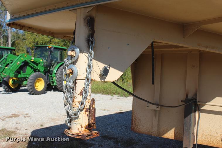 image for item L4831 1994 WW enclosed cargo trailer