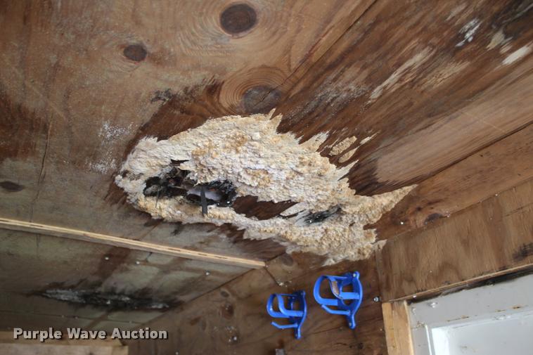 image for item L4831 1994 WW enclosed cargo trailer