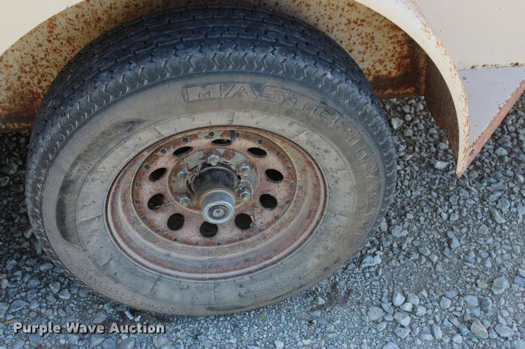 image for item L4831 1994 WW enclosed cargo trailer