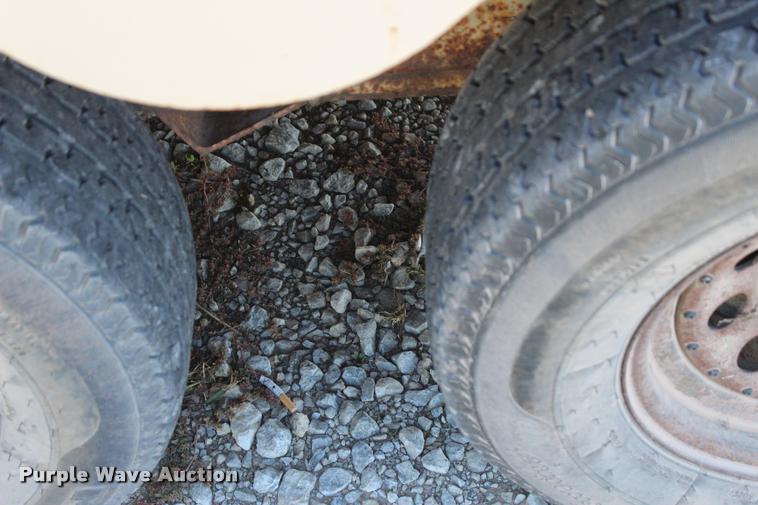 image for item L4831 1994 WW enclosed cargo trailer