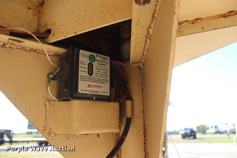 image for item L4831 1994 WW enclosed cargo trailer